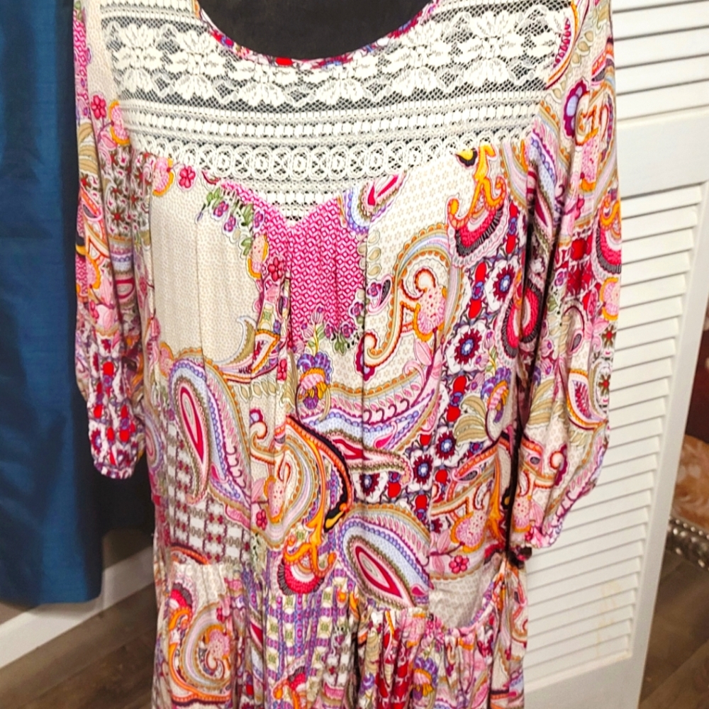 Light weight Cream/ Rose colored Umgee Dress Size Small. Great for Summer Nights